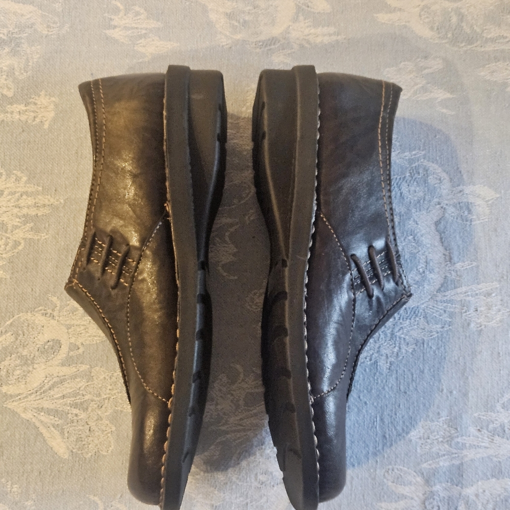 Clarks Bendables Leather Slip on Loafer Brown Size 7M New Without Tags